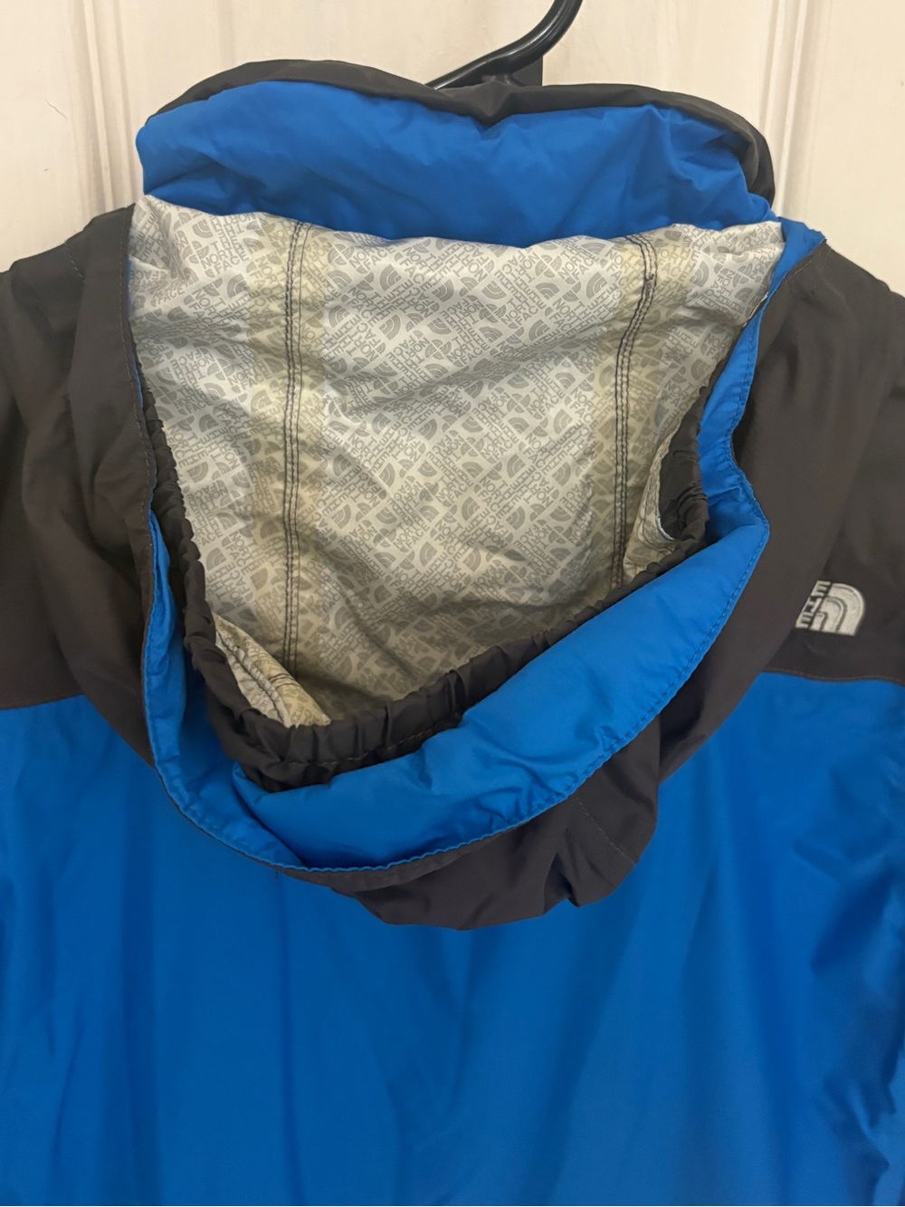 The NorthFace Boys Resolve Reflective Jacket in Blue and Black - Picture 11 of 13